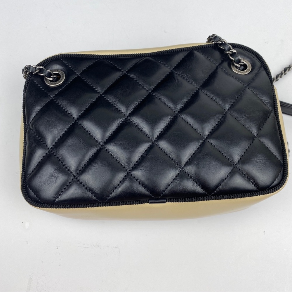 Chanel Bag - Picture 4 of 8